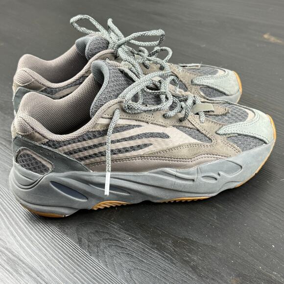 Yeezy 700 V2 Geode Men 6 main image 13